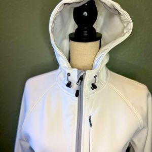 Kirkland Signature Large Soft Shell Full-zip Lightweight White Jacket